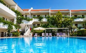 Terinikos Sunny Garden Hotel & Junior Suites